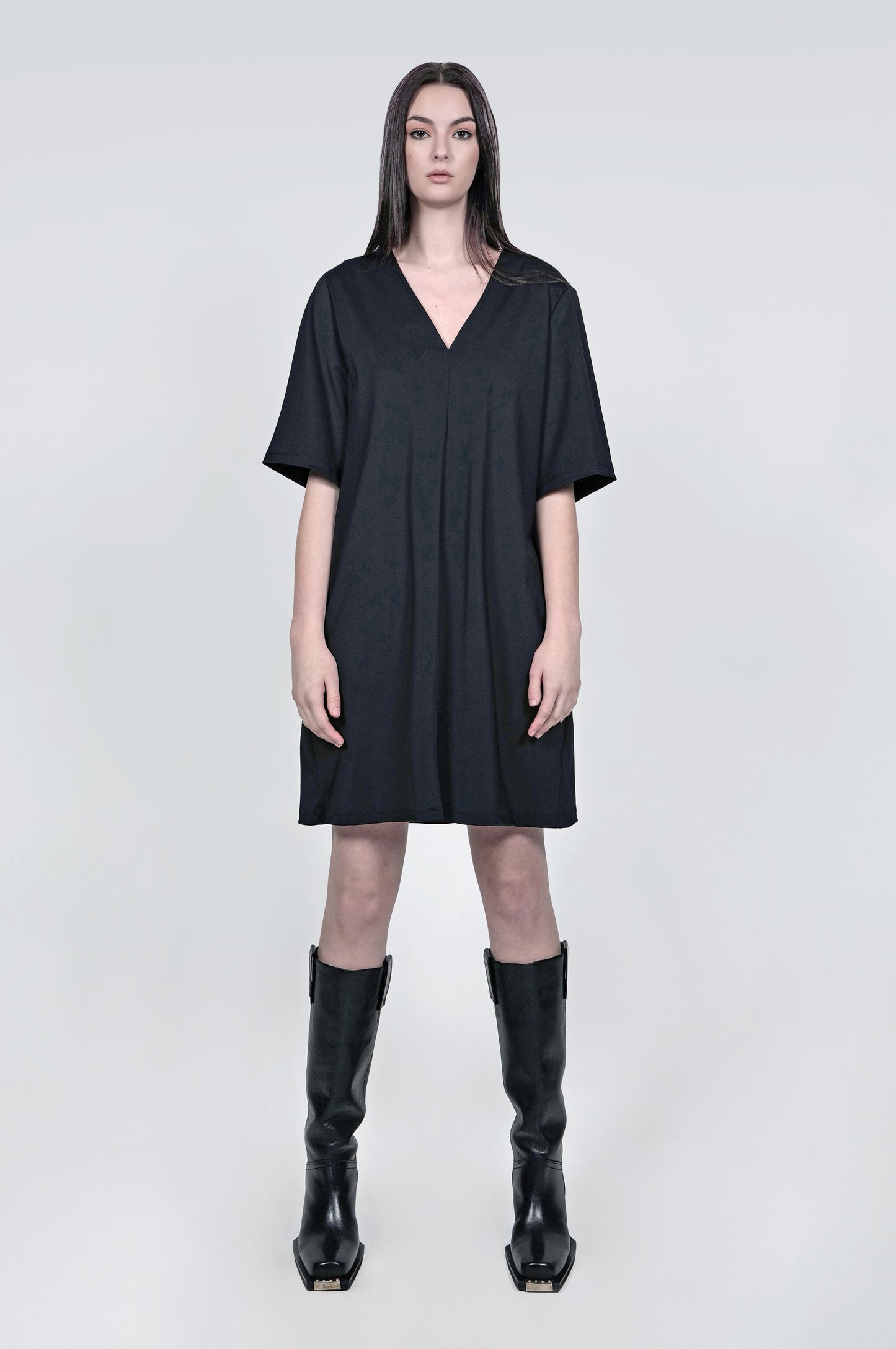 The V T-shirt Dress